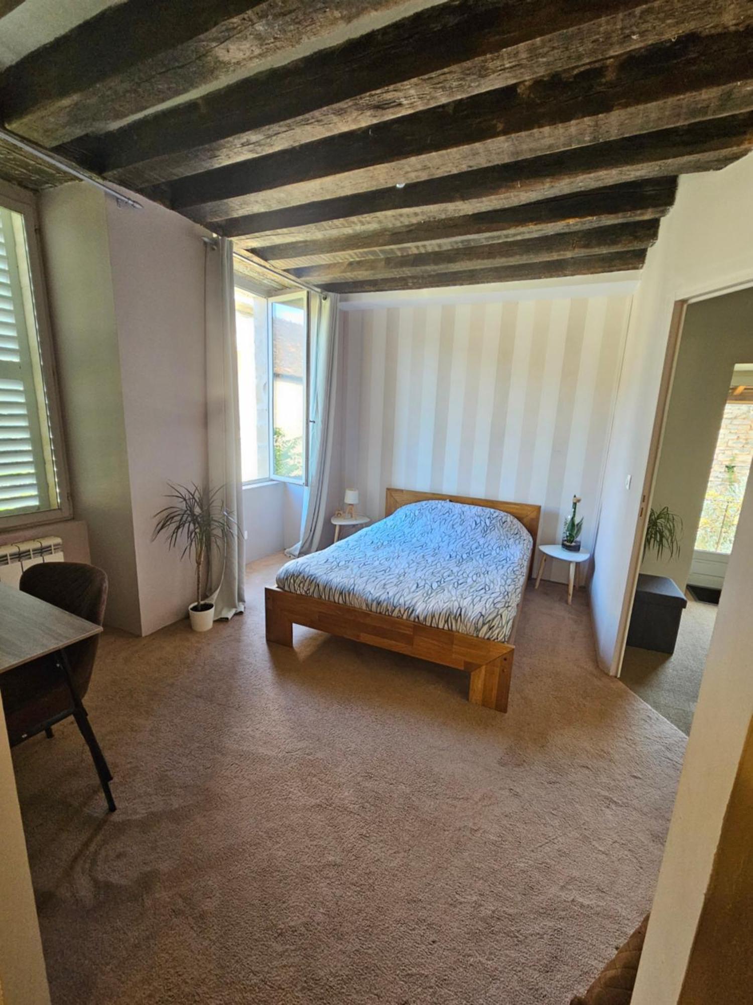 Отель Chambre Avec Salle De Bain Donzy Экстерьер фото